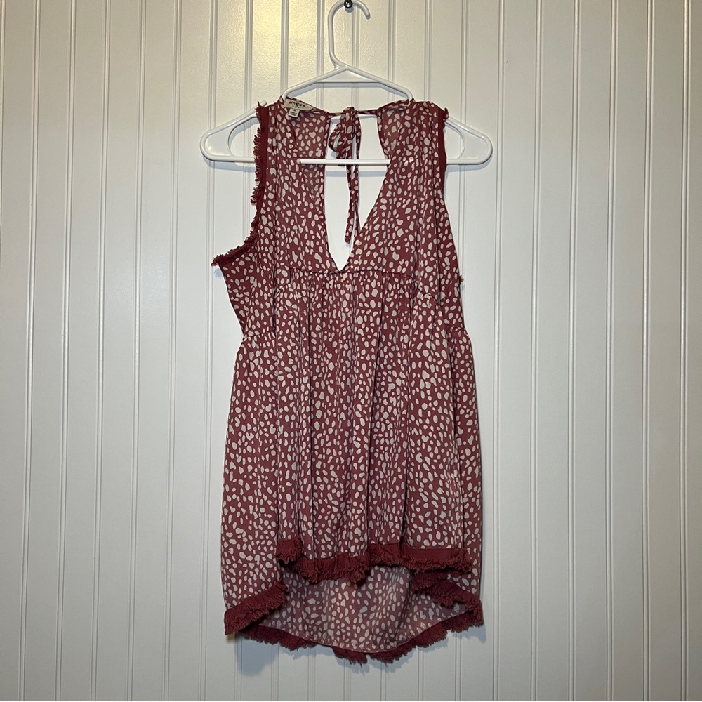Umgee Maroon and White Sleeveless Blouse